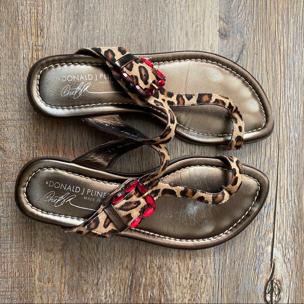 Donald J Pliner Glory Sandal Brown Embellished Red Rhinestone Women Size 6